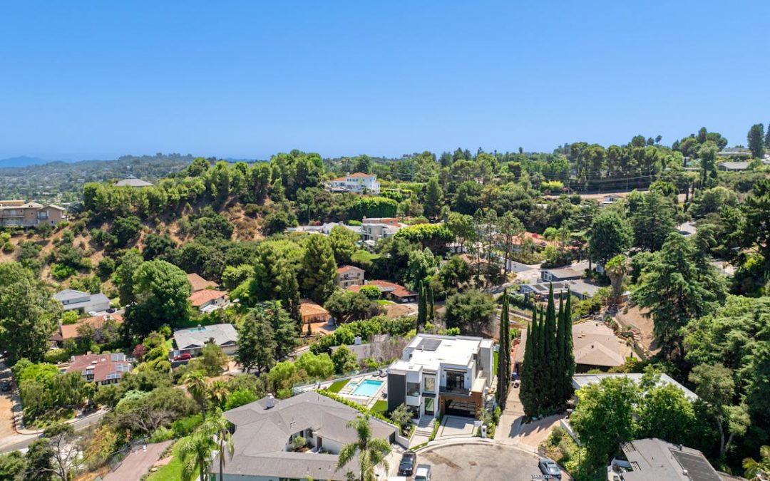 Why Everyone’s Hitting Pause on Home Sales—and What You Can Do Instead.